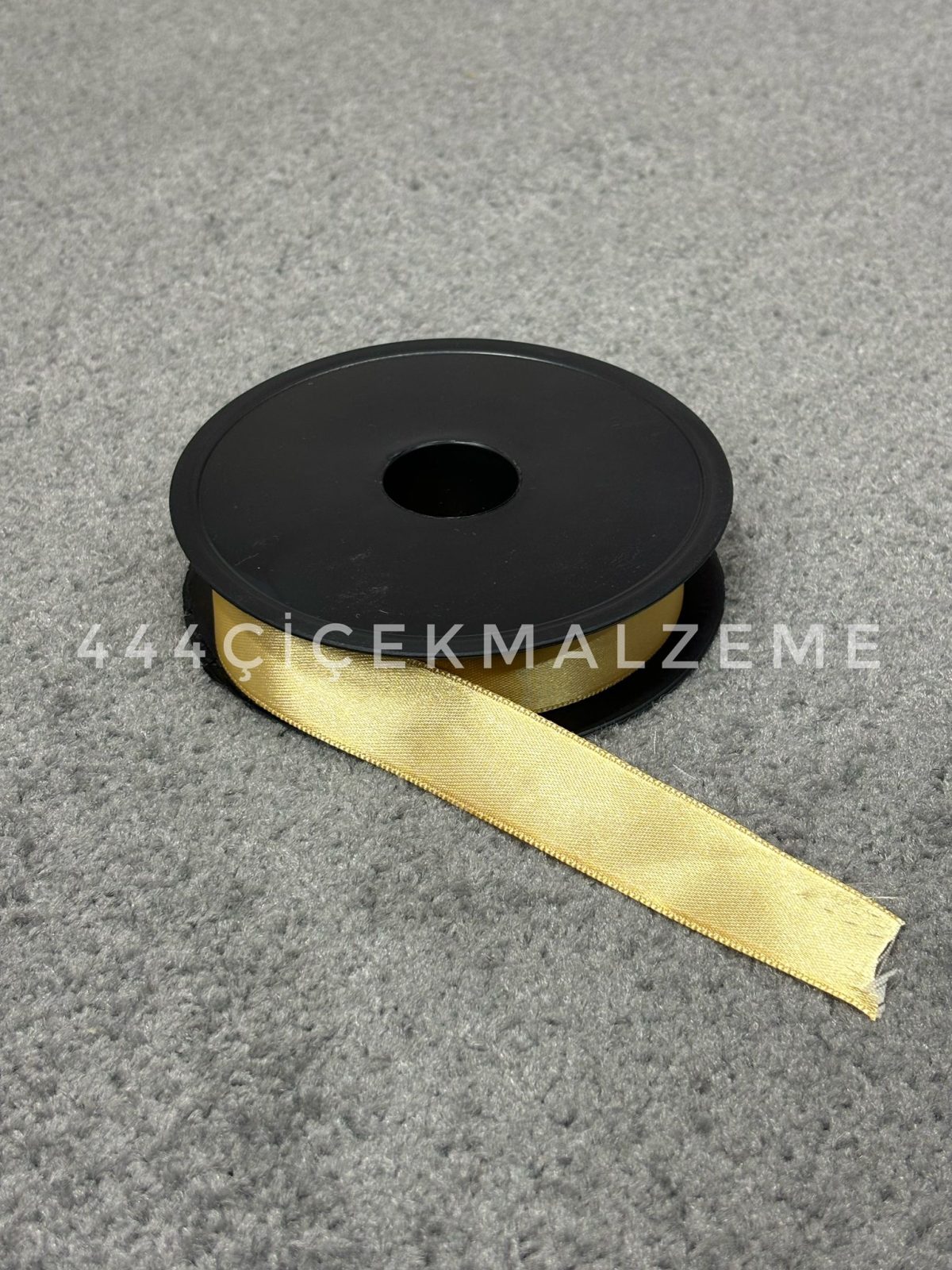 Gold Saten Kurdele 2.5 Cm - Görsel 1